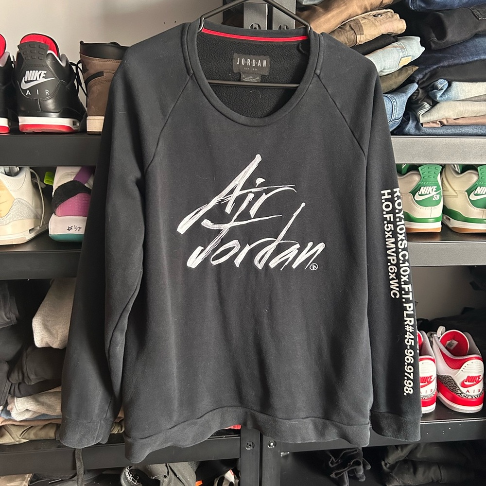 Jordan crewneck size Large